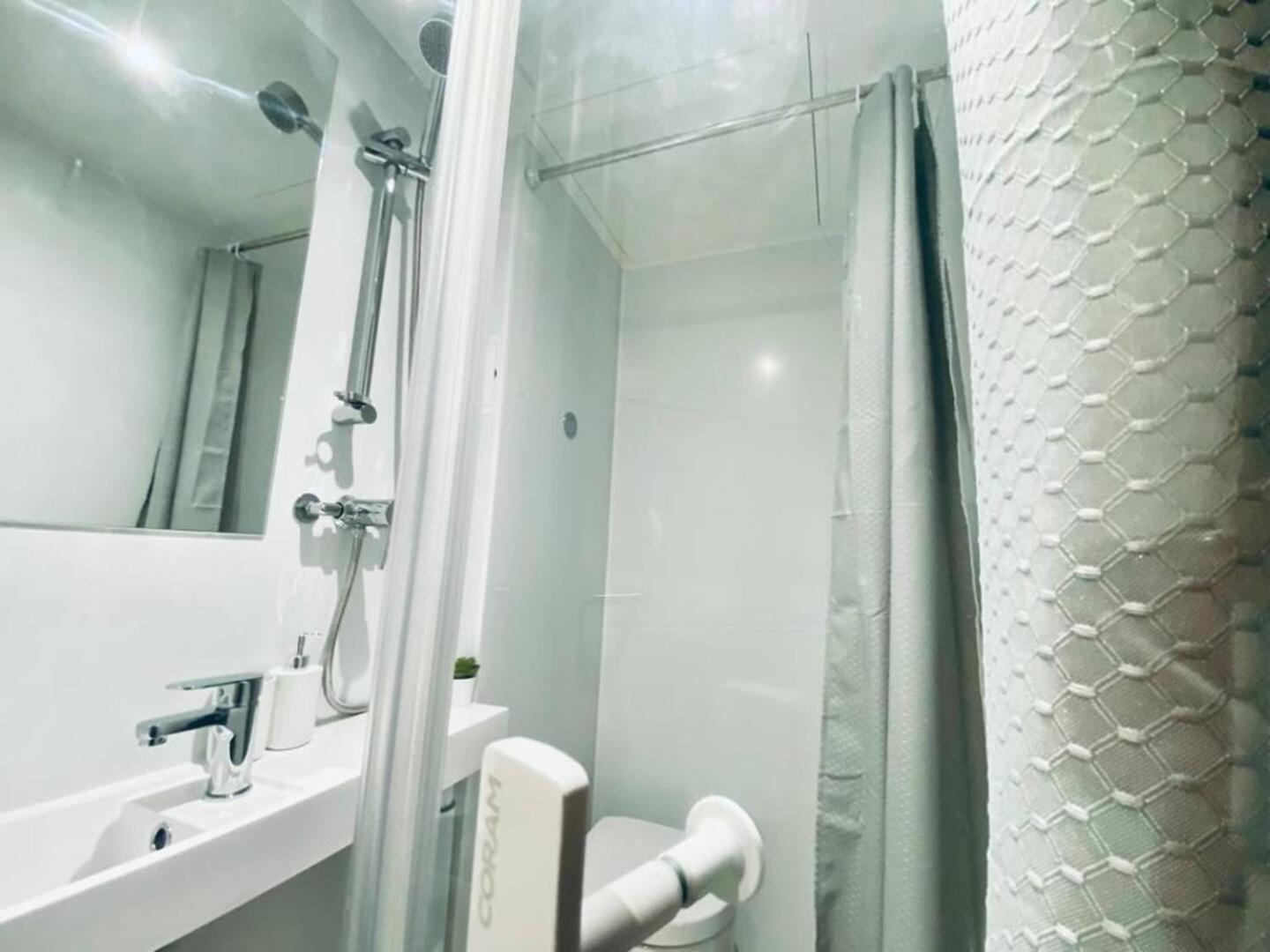 Apt 08 Beachside Beauty Central Studio Steps From Cafes Brighton Bagian luar foto