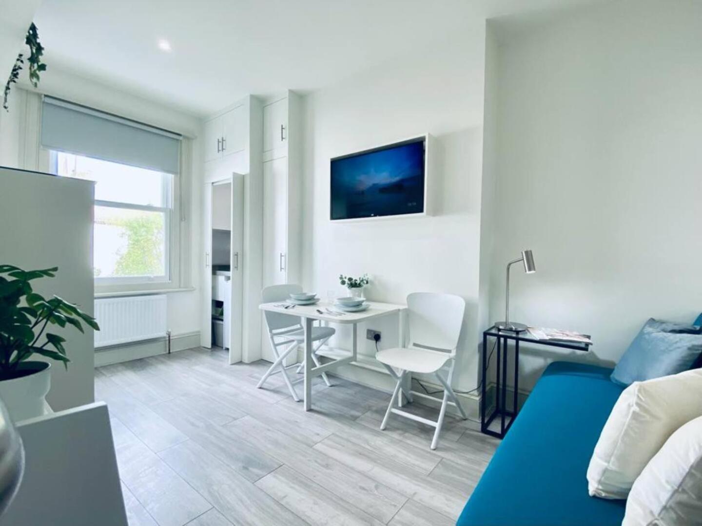 Apt 08 Beachside Beauty Central Studio Steps From Cafes Brighton Bagian luar foto