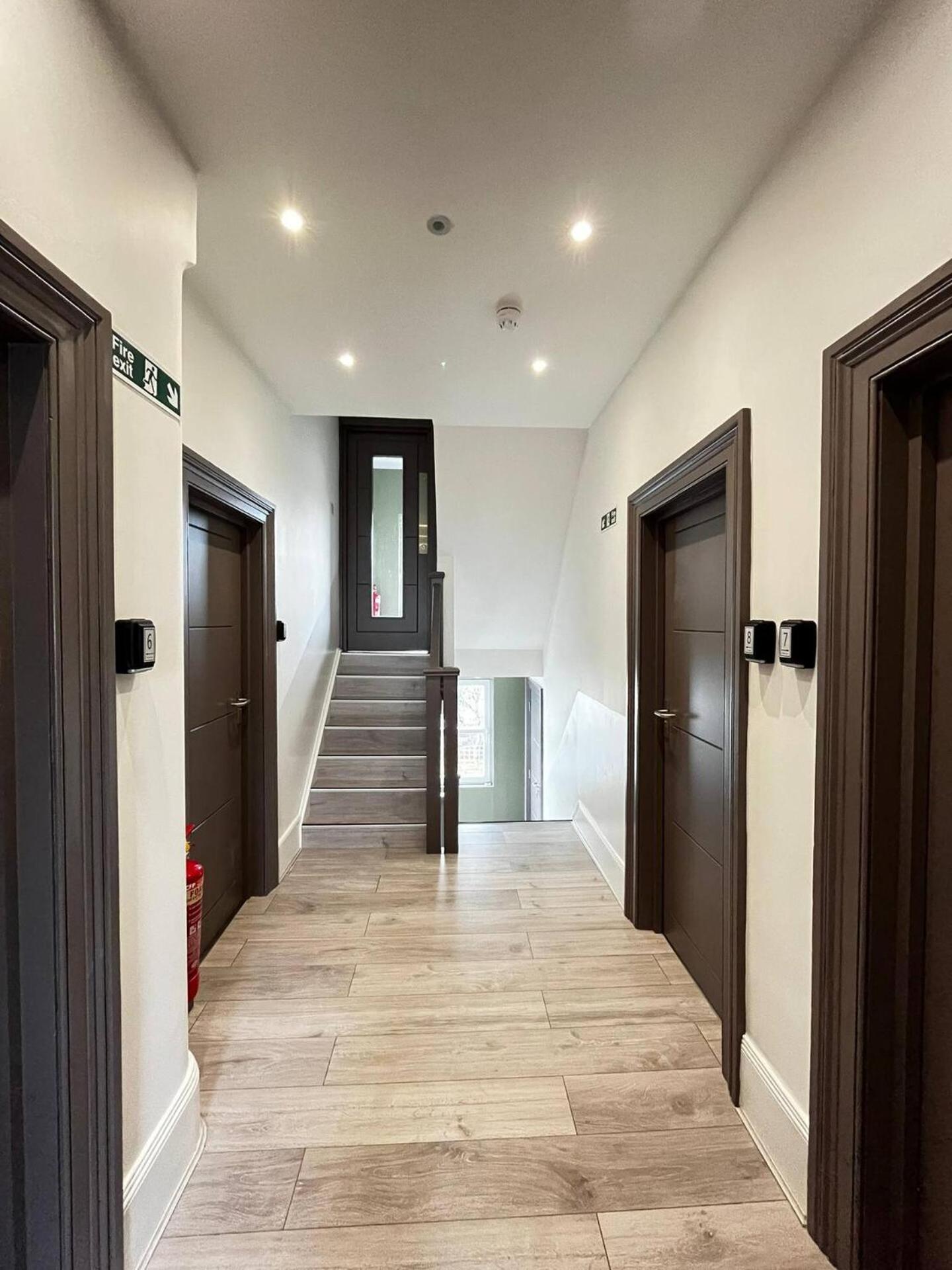 Apt 08 Beachside Beauty Central Studio Steps From Cafes Brighton Bagian luar foto