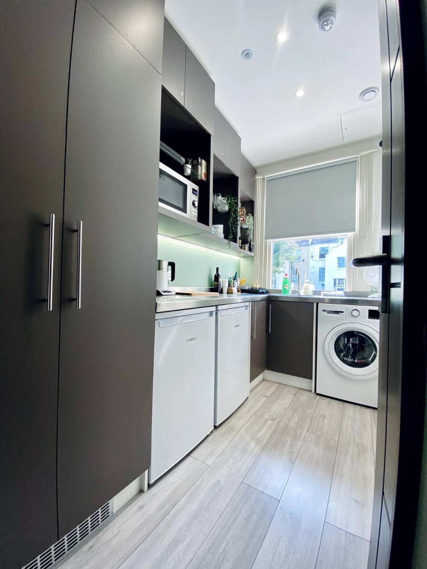 Apt 08 Beachside Beauty Central Studio Steps From Cafes Brighton Bagian luar foto